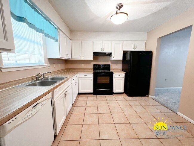 Foto del edificio - Gorgeous 3 Bedroom Townhouse in Crestview:...