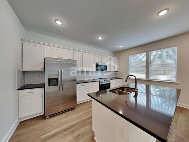 Building Photo - 29 Sapling Way