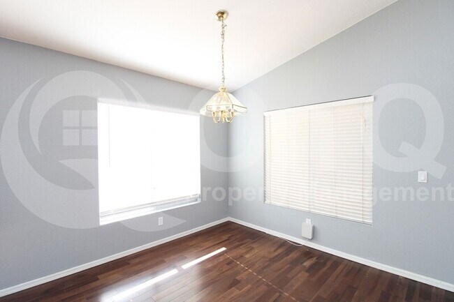 Foto del edificio - 1425 S Monterey St