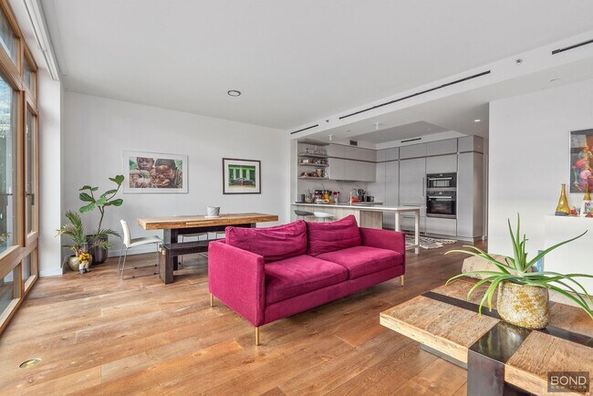Foto del edificio - 298 E 2nd St