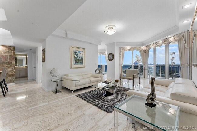 Building Photo - 3200 N Ocean Blvd