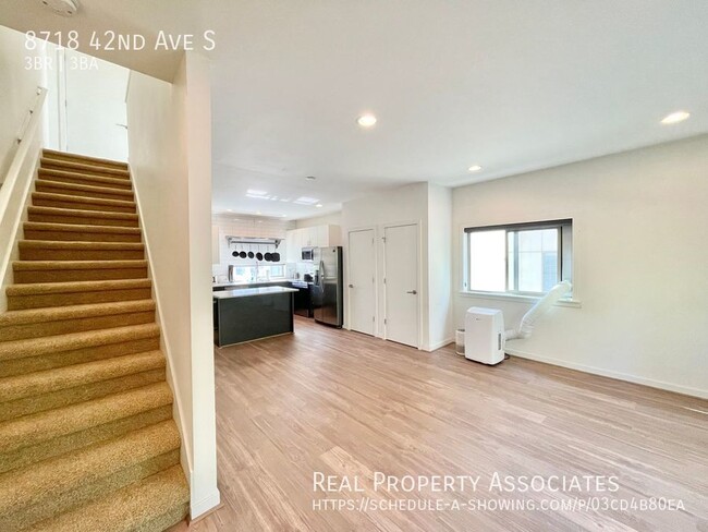 Building Photo - 3-Bedroom, 2-Bath Townhome Available! **La...