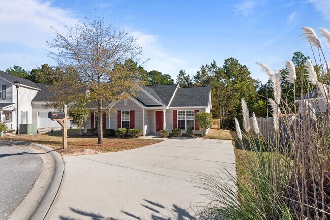 Foto del edificio - Beautiful 3 bedroom HOME