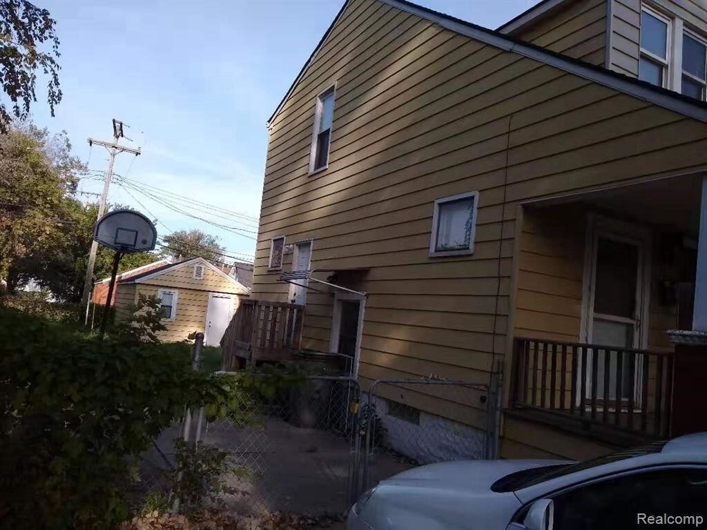 Primary Photo - 36 W Benson St