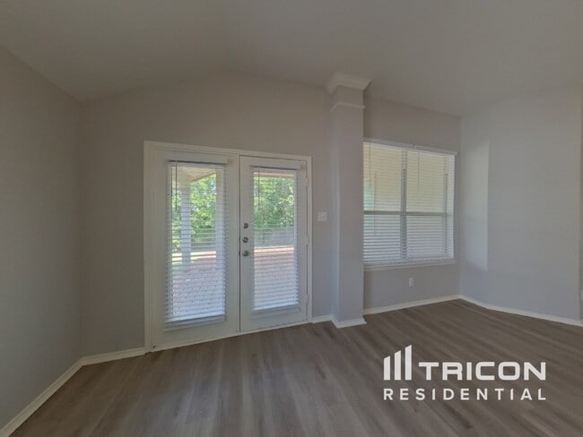 Building Photo - 637 Chalk Knoll Rd