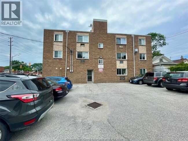 Building Photo - 892 Campbell Ave