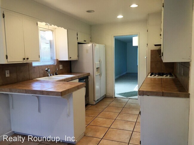 Building Photo - 3 br, 2 bath House - 3517 West Creek Dr