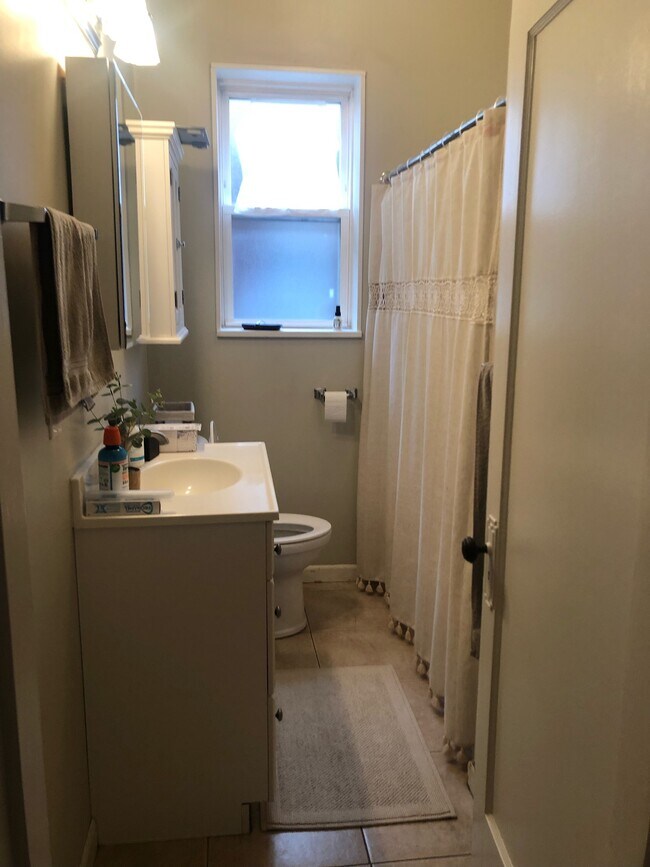 Bathroom - 7214 Wise Ave