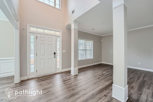 Building Photo - 5 br, 4.5 bath House - 530 Langley Creek D...