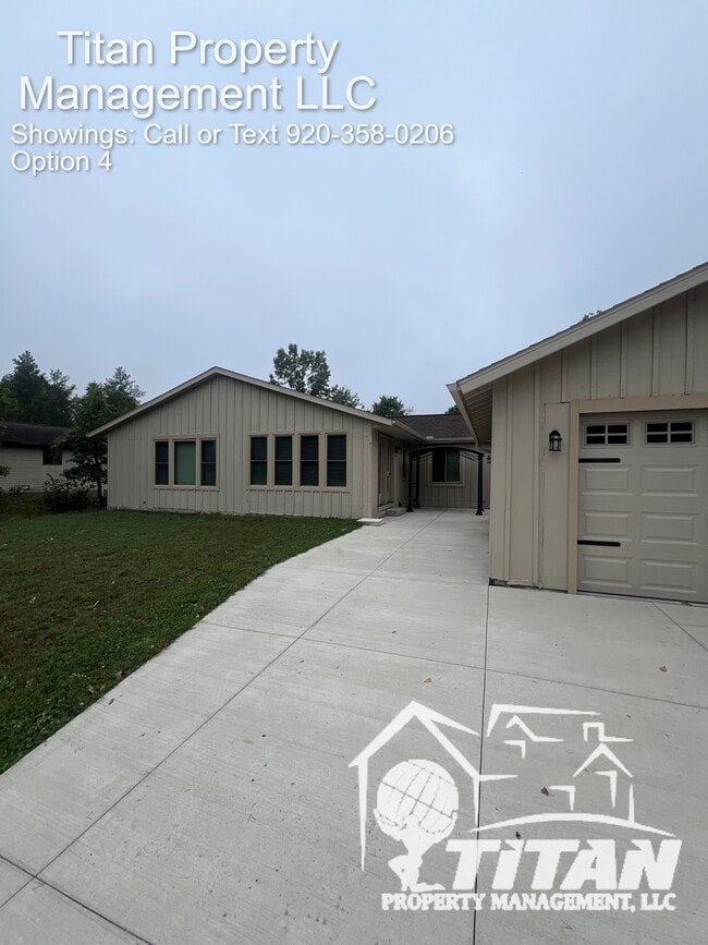 Building Photo - 387 13th Dr