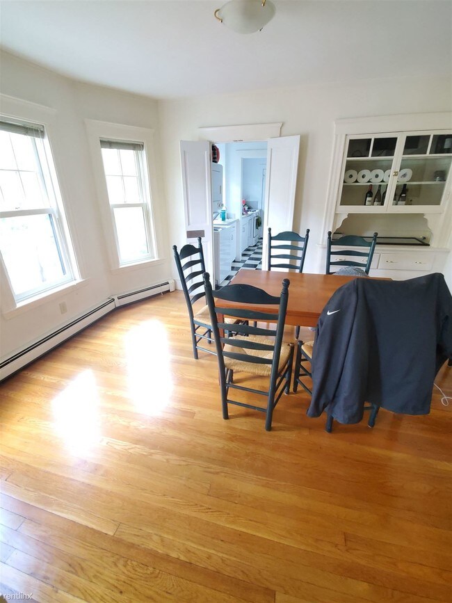 Building Photo - 2 br, 1 bath  - 12 Chatham St Apt 1
