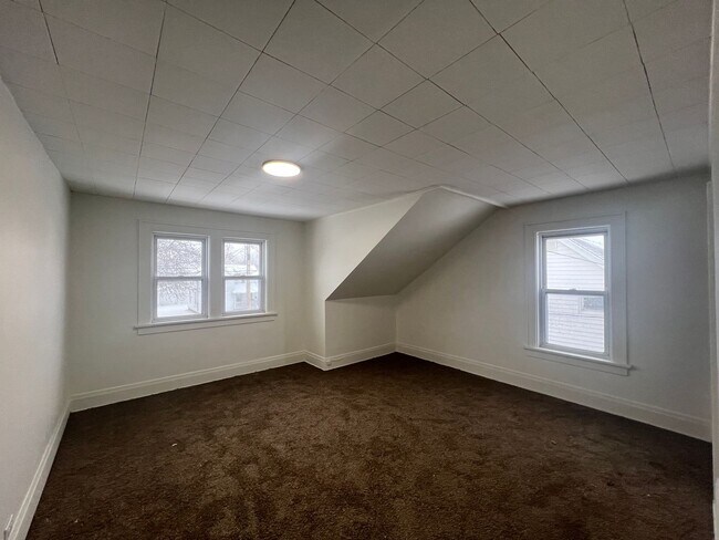 Foto del edificio - 911 Townline Rd