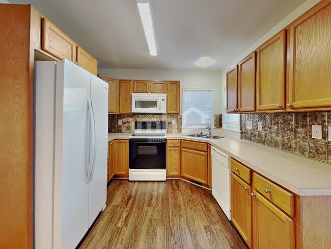 Foto del edificio - 2405 Joshua Ln