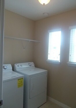 Foto del edificio - Townhome/Duplex