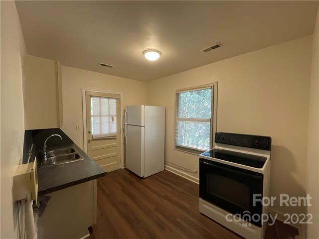 Foto del edificio - 2729 Bancroft St