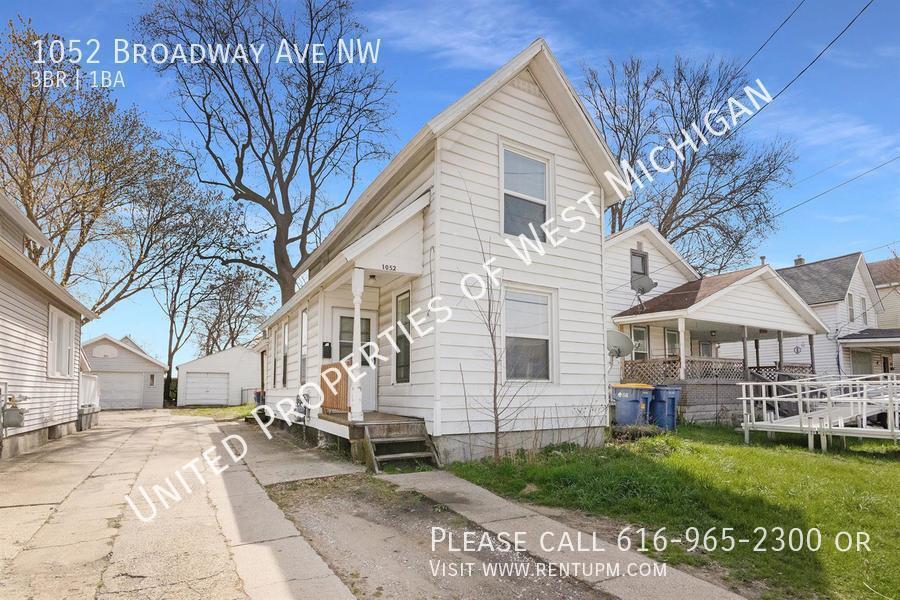 Available Now Charming 3 Bedroom, 1 Bath... House for Rent in Grand