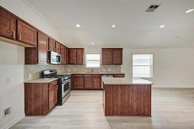 Building Photo - 261 Mystic Hollow