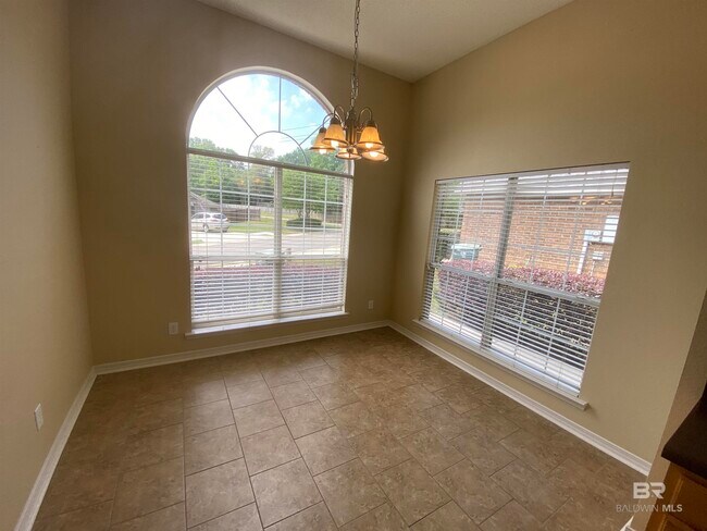 Foto del edificio - 9064 Brookside Ln