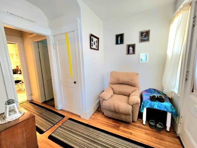 Building Photo - 10 Alton Rd