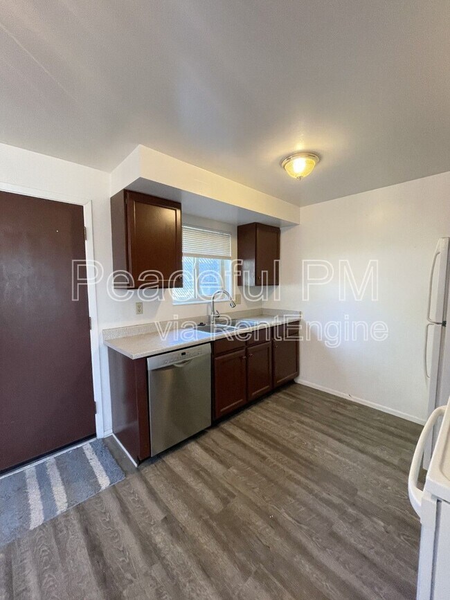 Foto del edificio - 1475 Brooklane Cir S