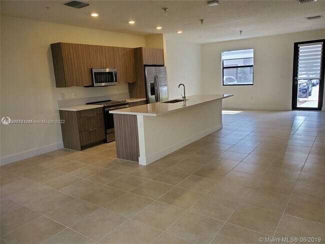 Foto del edificio - 10443 NW 82 St  2 Doral Fl 33178