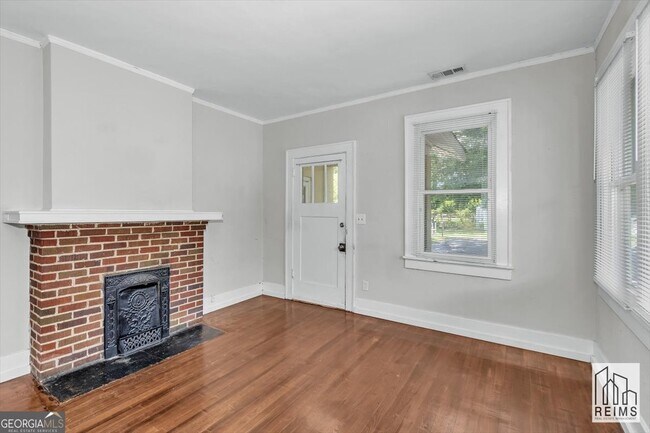 Foto del edificio - 1926 Howard Ave