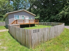 Building Photo - 2216 S Landing Rd