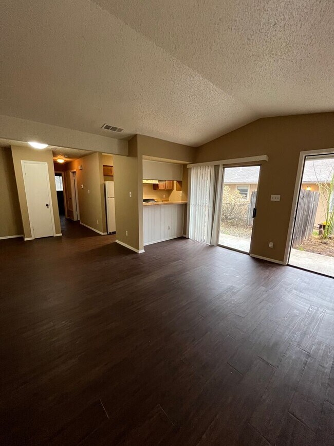 Foto del edificio - 806 Sirocco Dr