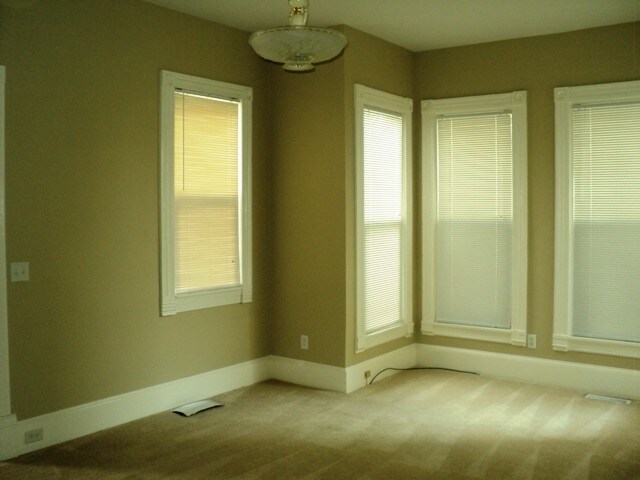 Building Photo - 610 N Roosevelt Ave