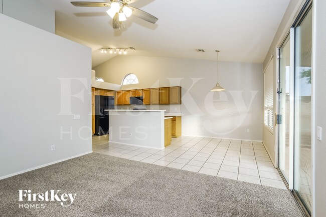 Foto del edificio - 1809 E Oakland St