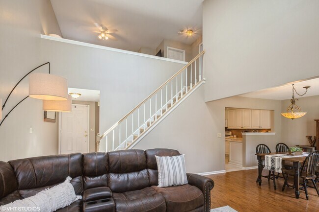 Foto del edificio - 707 Clover Hill Ct