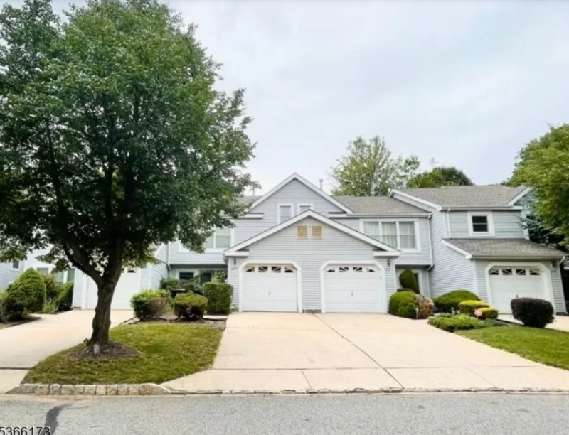 Foto principal - 214 Manahan Ct
