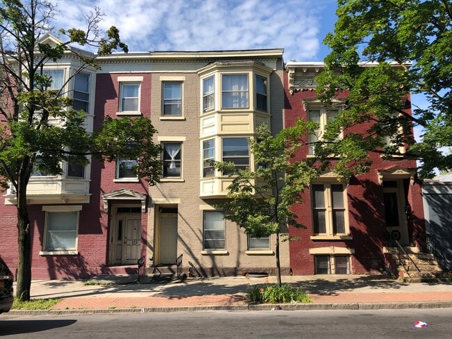 Building Photo - 376 Madison Ave