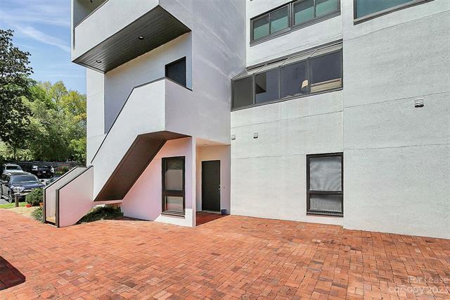 Foto del edificio - 501 Fenton Pl