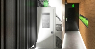 Interior Photo - 453 Broadway