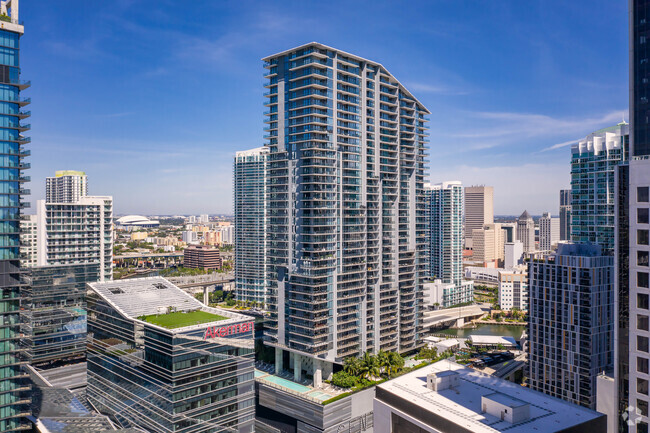 Exterior - Reach Brickell City Centre