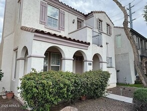 Building Photo - 2909 N 48th St