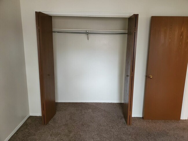 Foto del edificio - Logan 4-plex