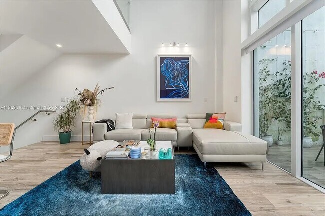 Foto del edificio - 455 NE 39th St