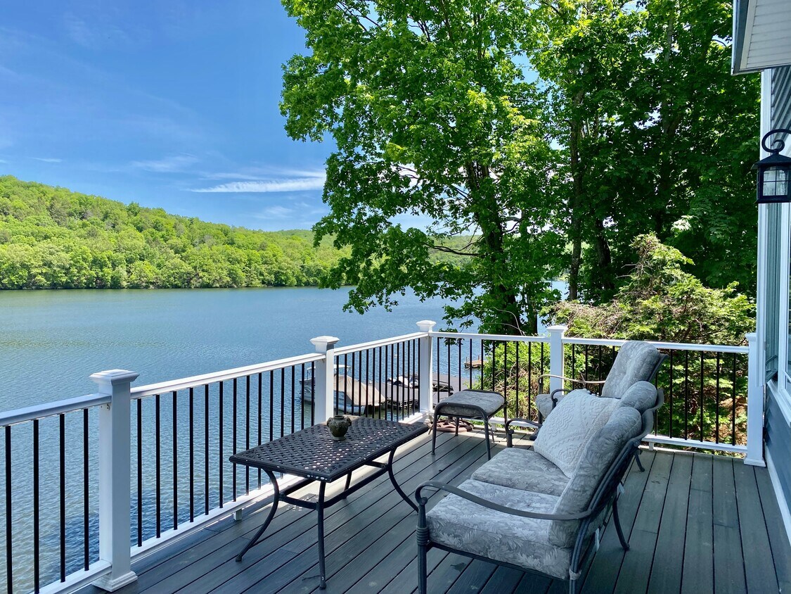 29 Bankside Trail, Newtown, CT 06482 House Rental in Newtown, CT