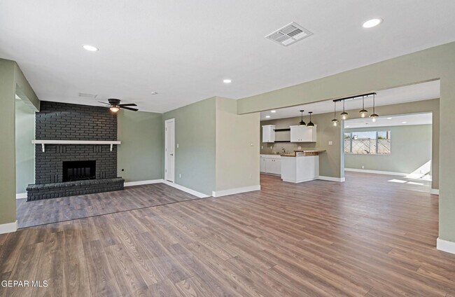 Foto del edificio - 10096 Ontario Ave