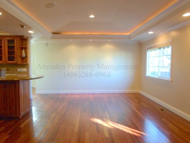 Foto del edificio - Remodeled Almaden Home near Foothills!! Great Schools, Central A/C & Pool!!