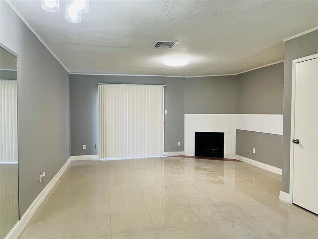 Building Photo - 8323 Wilcrest Dr