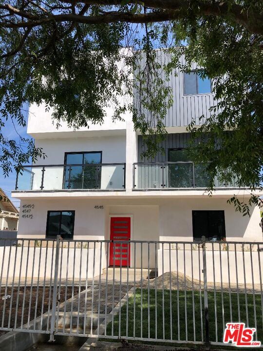 Foto principal - 4545 St Charles Pl