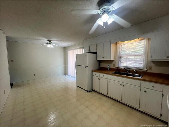 Foto del edificio - 710 Dude Ct