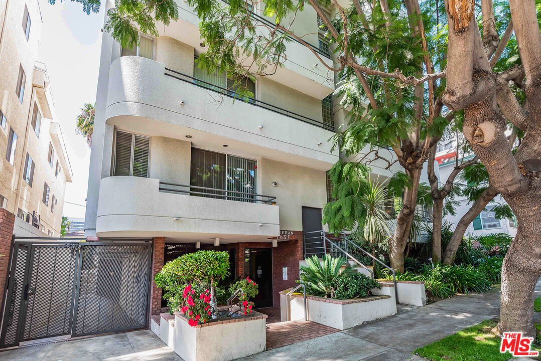 1657 Veteran Ave Unit 102, Los Angeles, CA 90024 Condo for Rent in