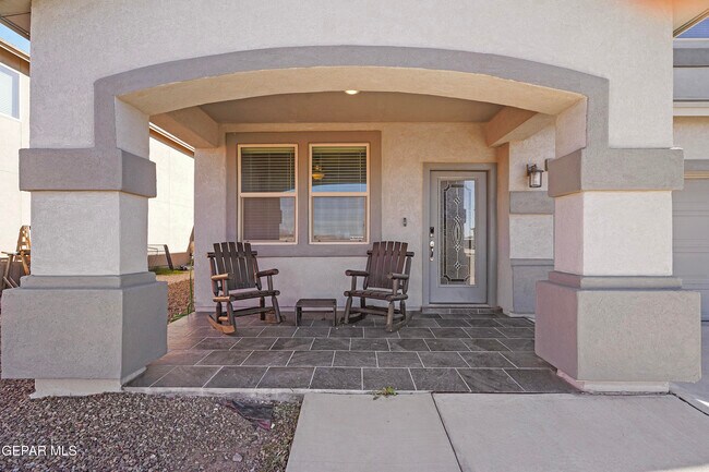 Foto del edificio - 4524 McBee Ct