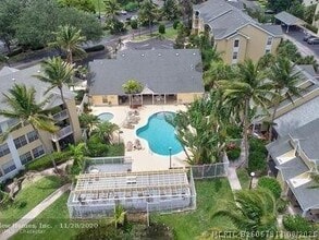 Building Photo - 6307 La Costa Dr