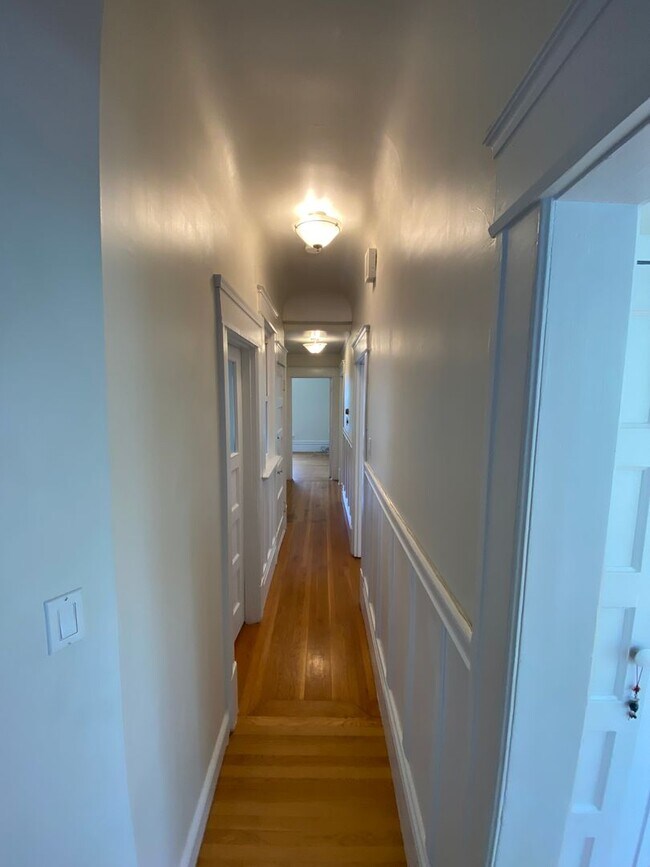 Foto del edificio - Lovely 2-bedroom Condo in Cole Valley - Ex...