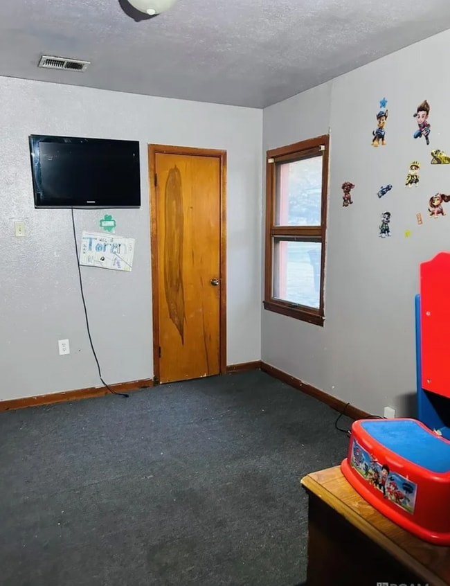 Photo - 4 bedrooms 1.5 baths House